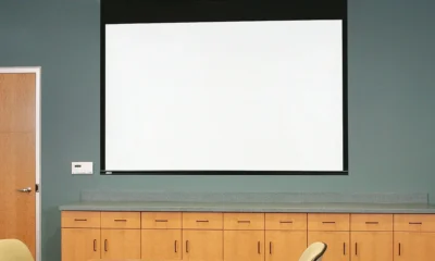 Electric Projector Screen