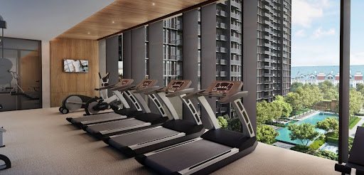 Lakeside Drive Condo for Sale – Modern Living by the Lake