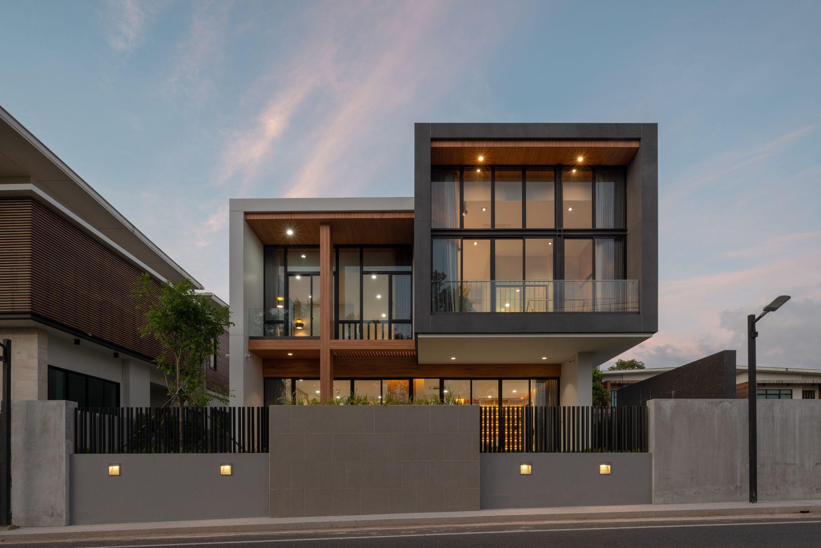 Aluminium windows price - Totem India